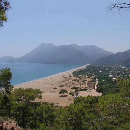Kapslový hotel Offroad House Kemer